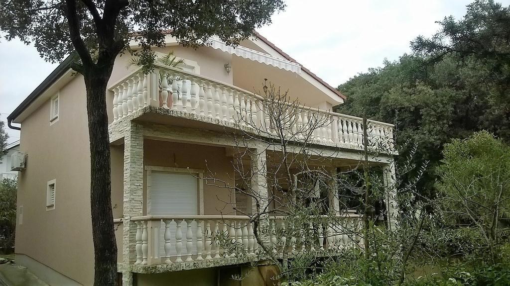 Sukosan Apartment Exterior photo